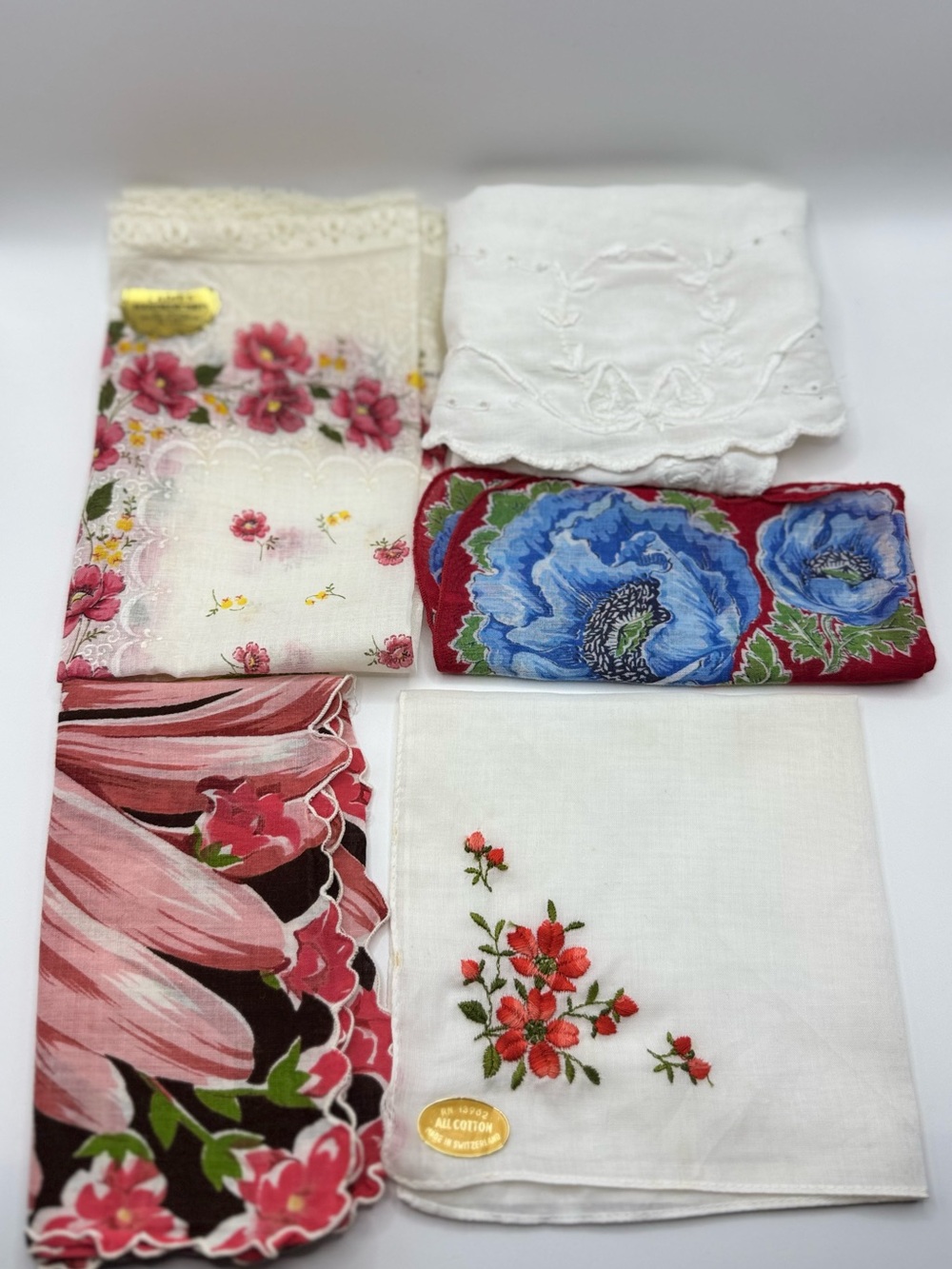 Bundle of 5 Vintage Linens - Picture 2 of 9